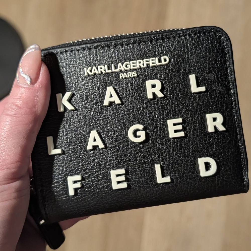 Karl Lagerfeld Paris Jacqueline Leather Wallet Black w/ Raised Block Lettering - Picture 2 of 12